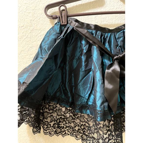 Vintage Taffeta, Black Lace & Velvet Hat Costume Cosplay - Picture 8 of 9